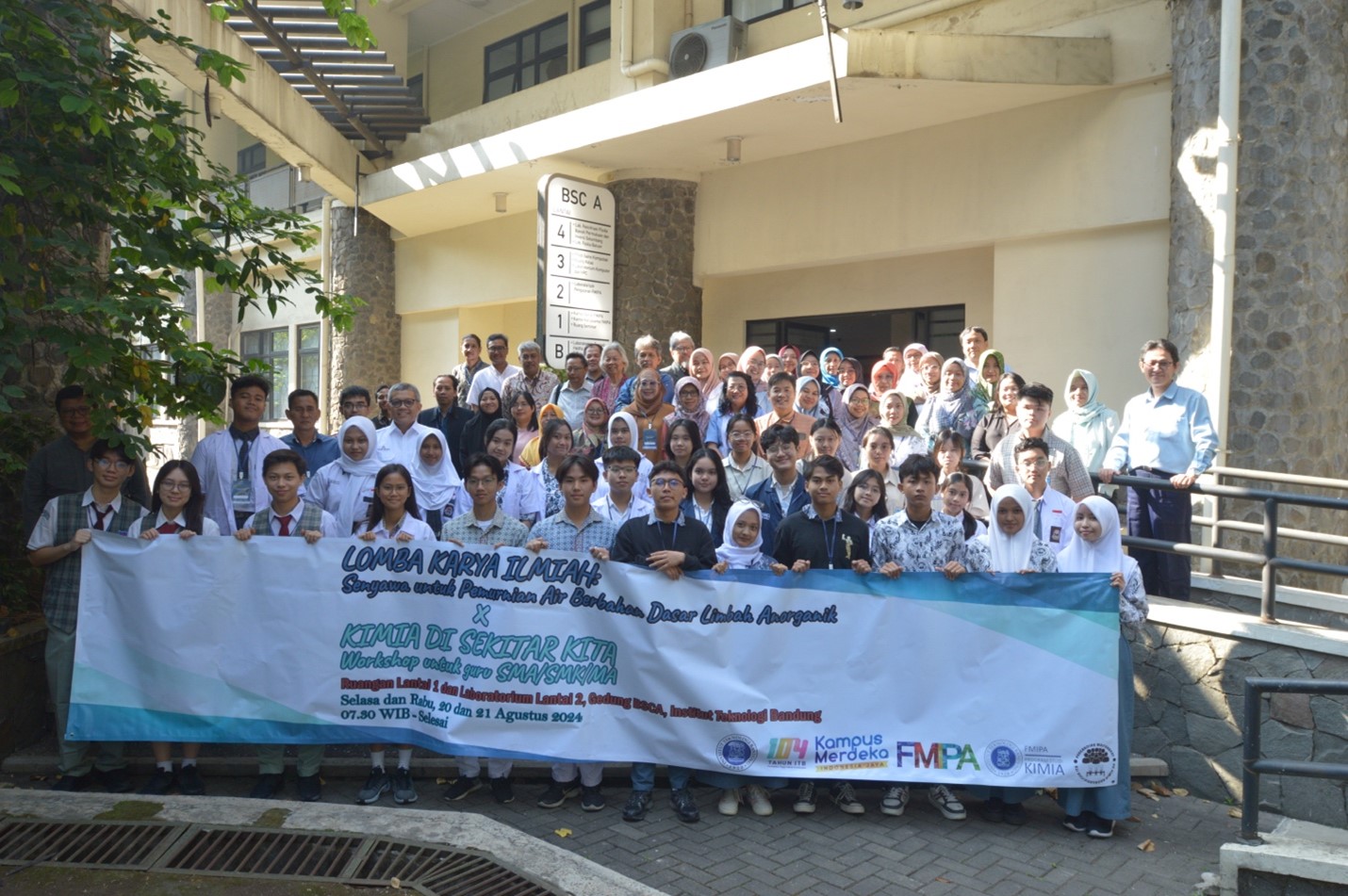 Pengabdian Masyarakat PPMI KK Kimia Fisik dan Anorganik 2024: Lomba Karya Ilmiah dan Workshop Guru