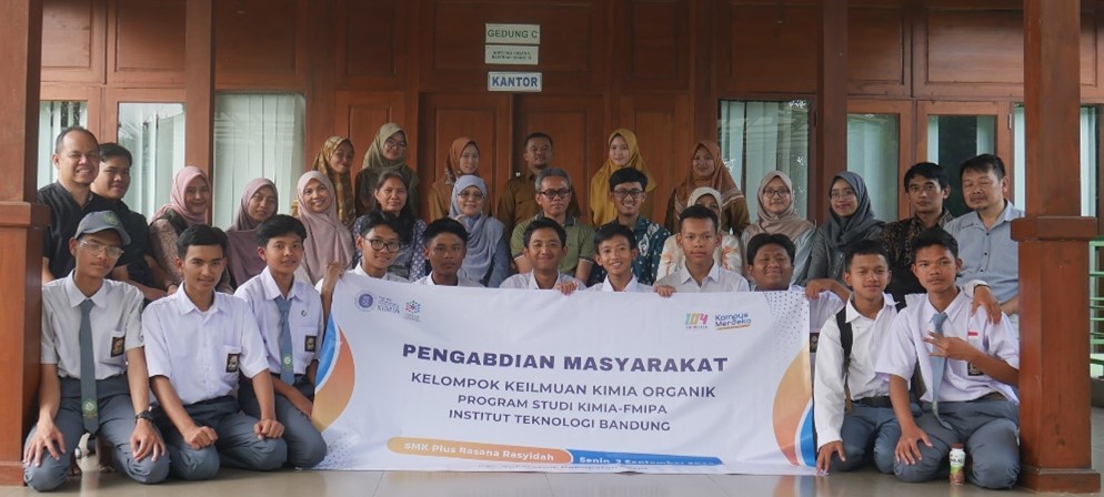 Pengabdian Masyarakat PPMI KK Kimia Organik 2024: Pengembangan Modul Pembelajaran Kimia untuk Peningkatan Kompetensi Keahlian Dasar Siswa SMK Plus Rasana Rasyidah Garut