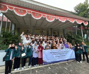 Tim Pengabdian Masyarakat Kelompok Keilmuan Kimia Analitik Program Studi Kimia FMIPA ITB Memberikan Pelatihan Kimia Lingkungan dan Pentingnya Safety Laboratorium untuk Siswa SMAN 5 Cilegon, Banten