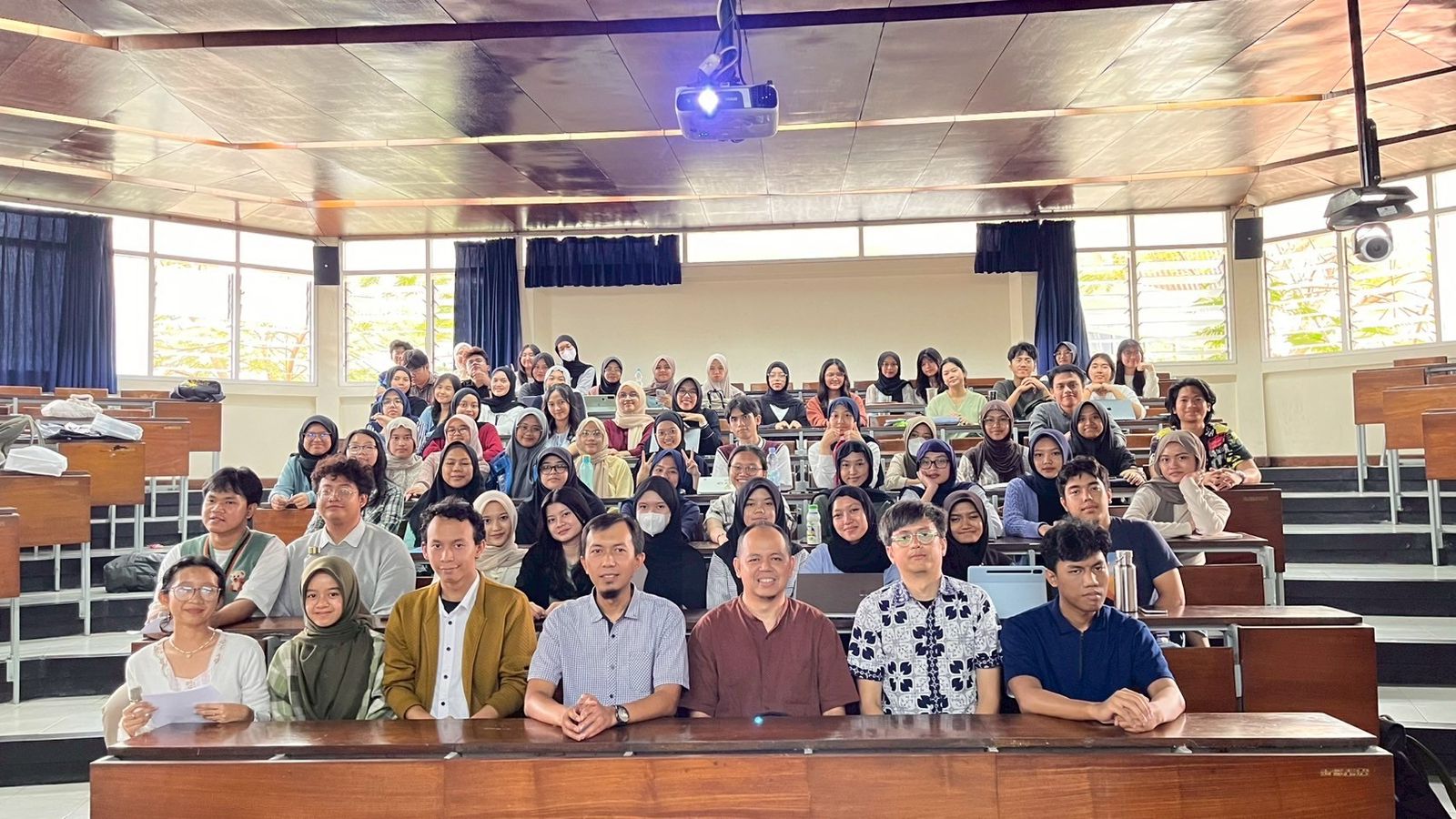 Kuliah KI4211 Kimia dan Masyarakat: “Charcoal: Understanding Commodity, Global Value, and Fire Risk Handling”