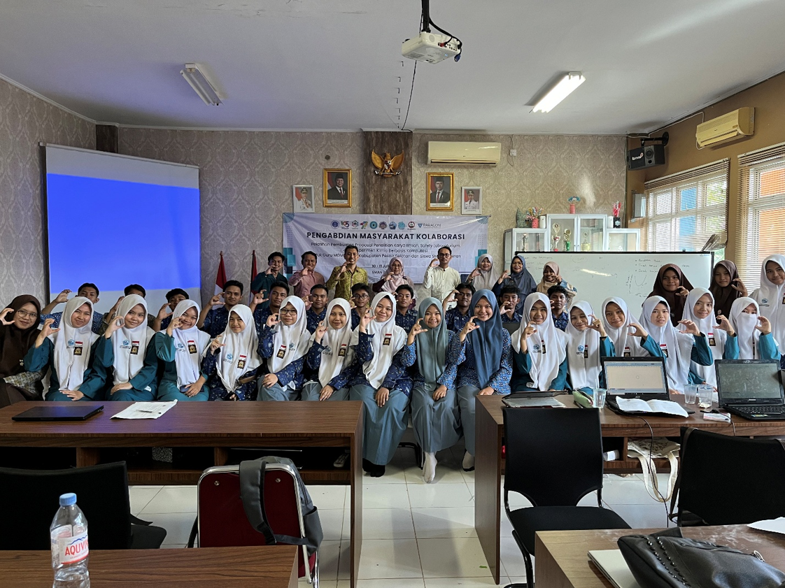 Tim Pengabdian kepada Masyarakat Program Studi Kimia FMIPA ITB dan Departemen Kimia FMIPA UNP Memberikan Pelatihan Pembuatan Proposal Penelitian, Diskusi Hilirisasi Konsep Pembelajaran Ilmu Kimia berbasis Komputasi dan Pemahaman Safety Laboratorium untuk Siswa dan Guru MGMP Kimia Kabupaten Pesisir Selatan, Sumatera Barat